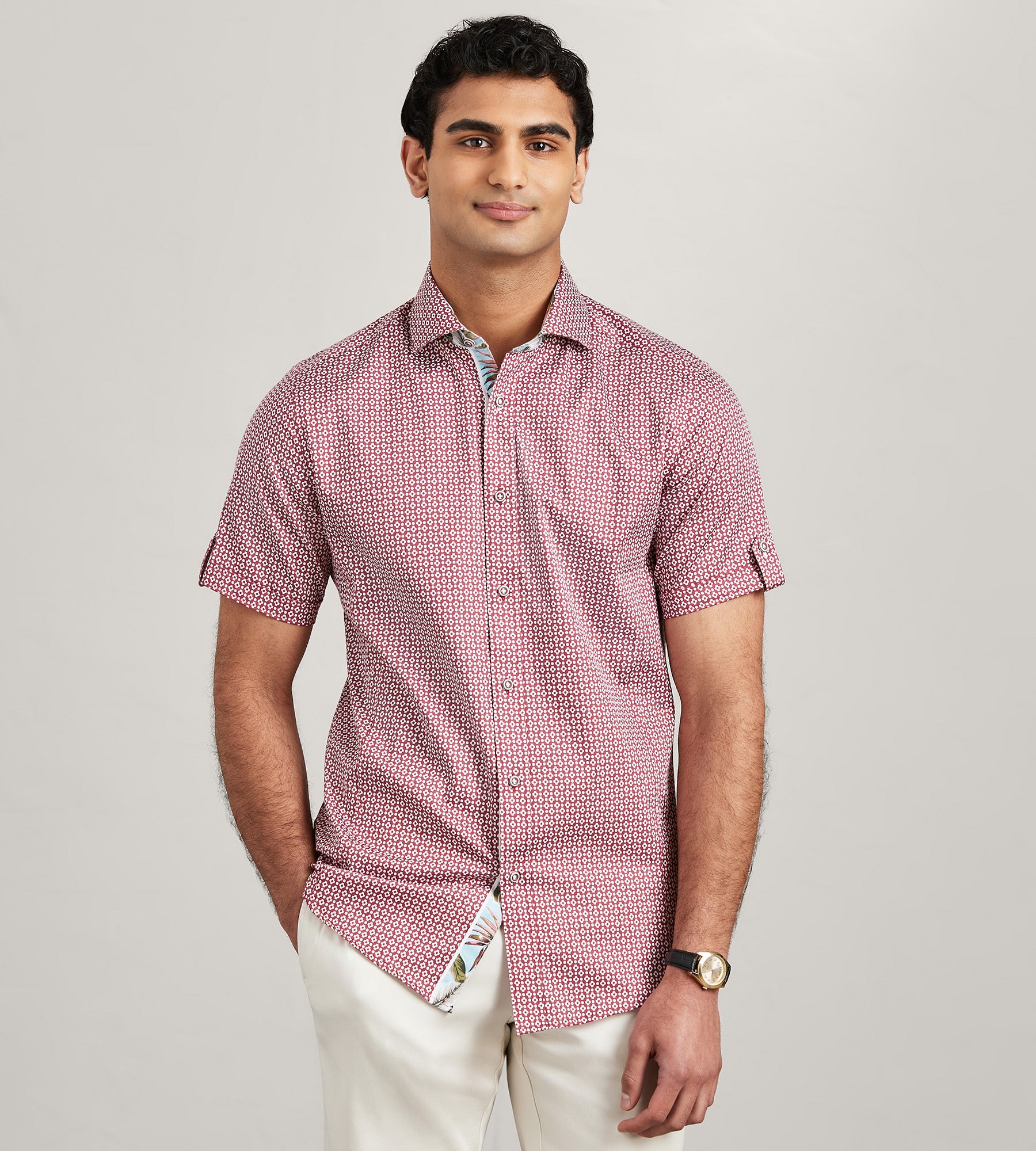 Modern Fit Short Sleeve Geo Pattern Casual Shirt