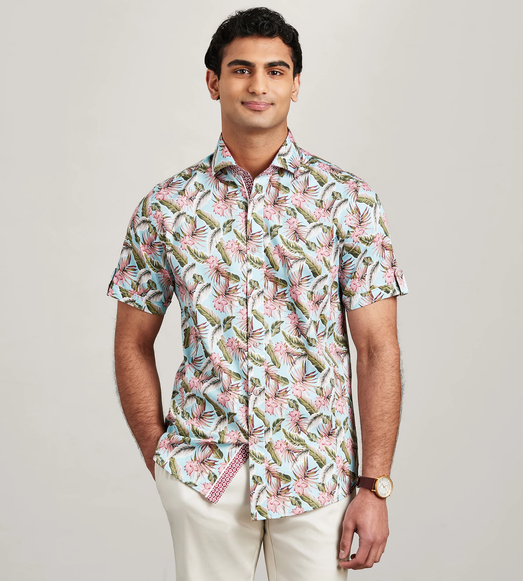 Modern Fit Short Sleeve Tropical Pattern Casual Shirt