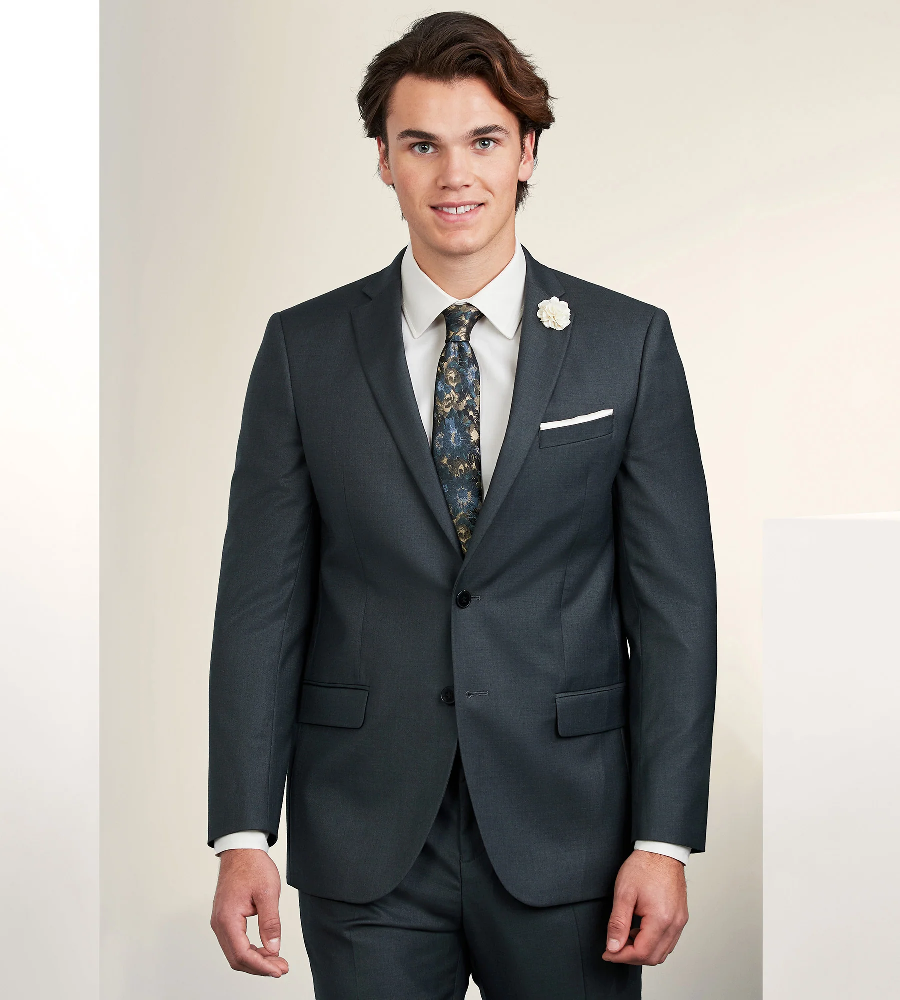 Modern Fit Solid Suit