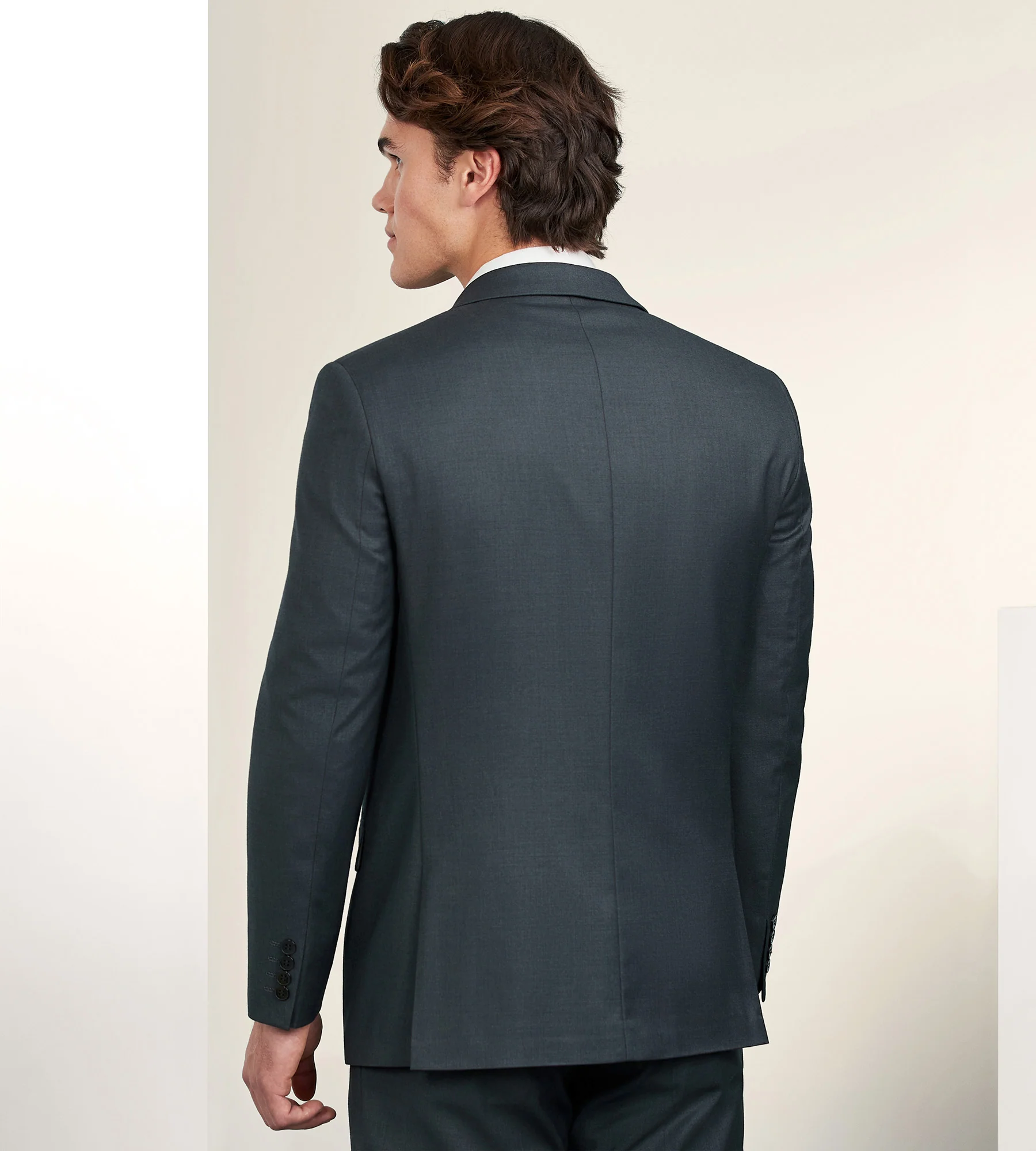 Modern Fit Solid Suit